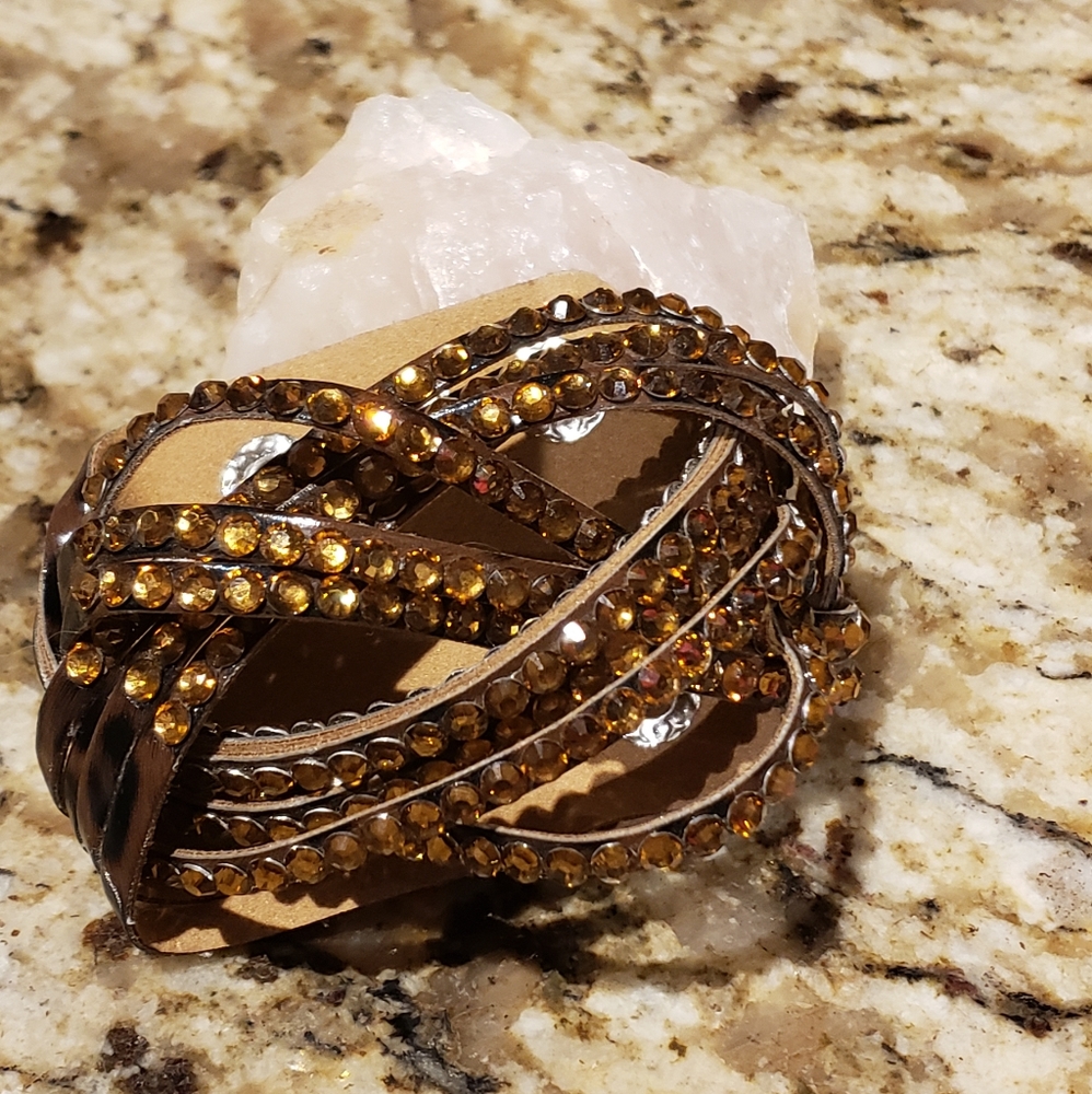 🌺 4/$20 Rhinestone wrap bracelet - Picture 2 of 3